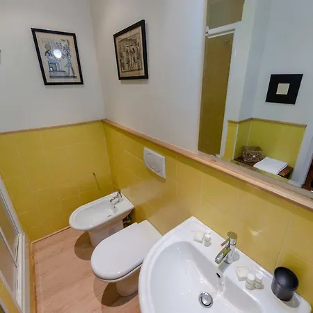 Altido Cosy Apt Perfect For Couples Near Piazza De Ferrari